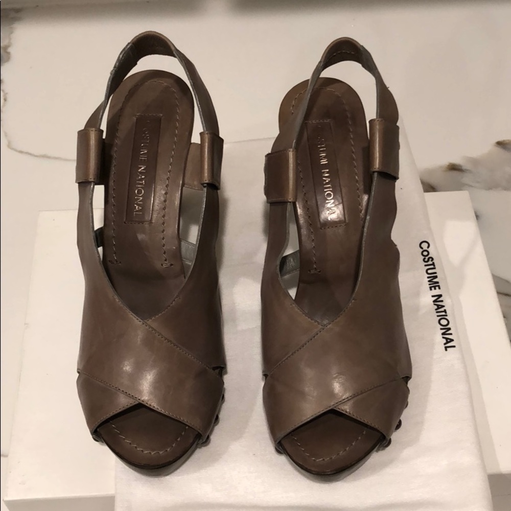 Costume National Gray leather sandals